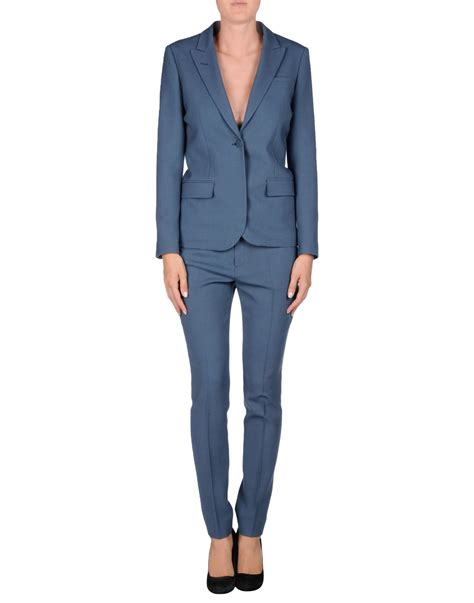 gucci female suits